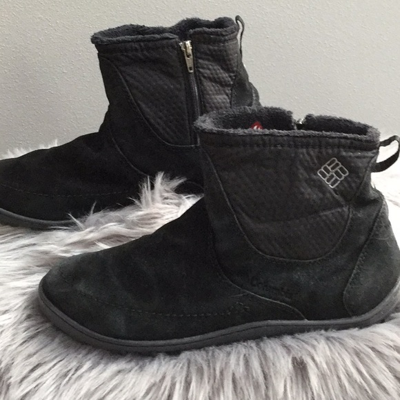 Columbia Shoes - Columbia woman’s size 9 short boot